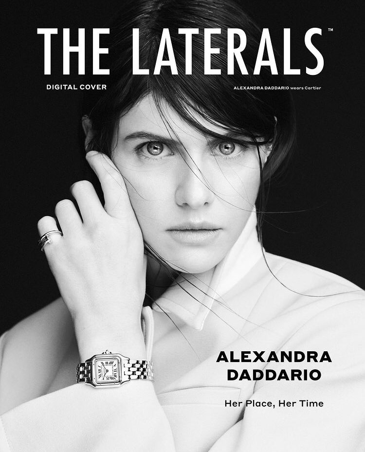 AlexandraDBRA's tweet photo. Alexandra Daddario estampa a capa da revista The Laterals. 
“Acho que parte do humor negro de The White Lotus é, o que estamos a ignorar ao nosso redor quando estamos tão obcecados com coisas que pensamos que são problemas? E encontrar humor através dos tempos sombrios + https://t.co/Db5loFPsOL