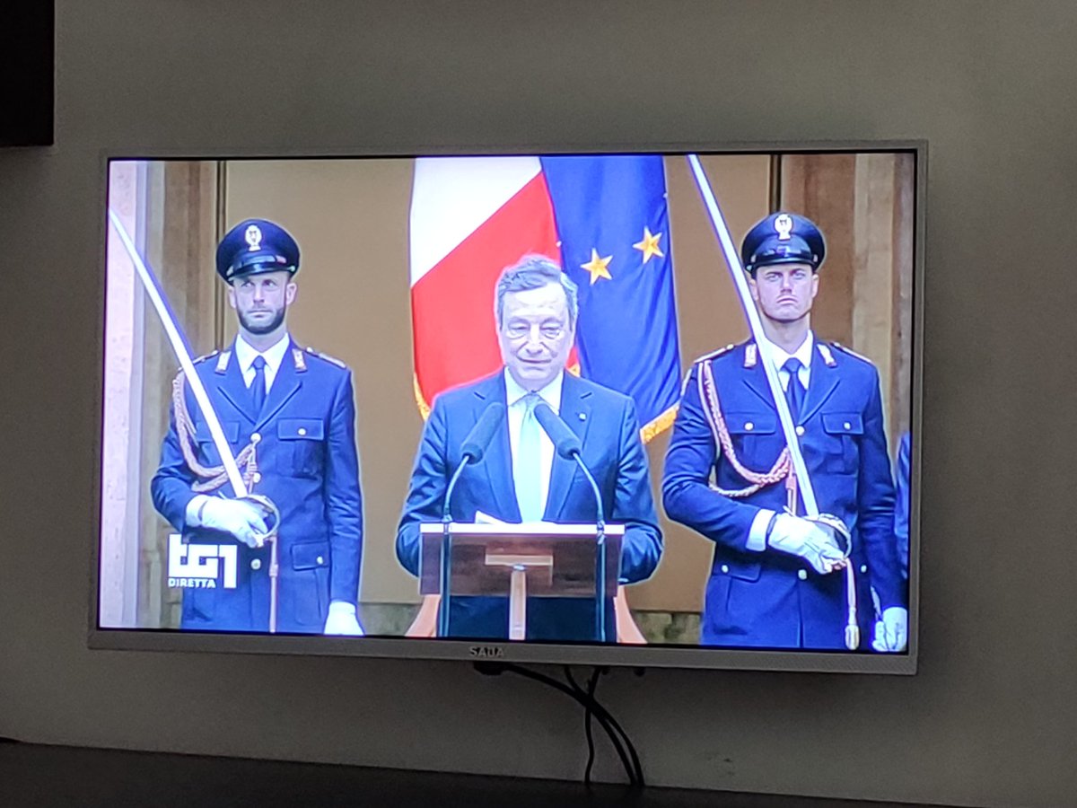 corrado65's tweet photo. Chissà se oggi in presenza degli azzurri e di Berrettini a palazzo Chigi i politici riusciranno a capire il concetto di "Gioco di squadra" per migliorare il paese... https://t.co/uGVxovUepf