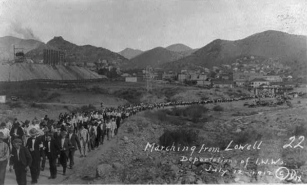PeterCorbett1's tweet photo. On this day in 1917, armed vigilantes rounded up striking IWW miners in Bisbee, marched them to Warren Ballpark and shipped them on boxcars to New Mexico. Mining interests in Ariz. aimed to destroy  labor union political power w/the Bisbee Deportation.(Library of Congress photo) https://t.co/UkvFsEM4IK
