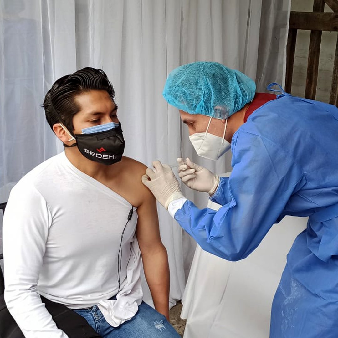 SEDEMIEc's tweet image. 𝐒𝐞𝐝𝐞𝐦𝐢 realizó la jornada de vacunación a todos sus colaboradores y familiares, ratificando el compromiso con su salud y bienestar que nos permite impulsar gracias a su esfuerzo la reactivación del país.

 #JuntosLoLogramos #vacunacioncovid19 #empresas #construcción