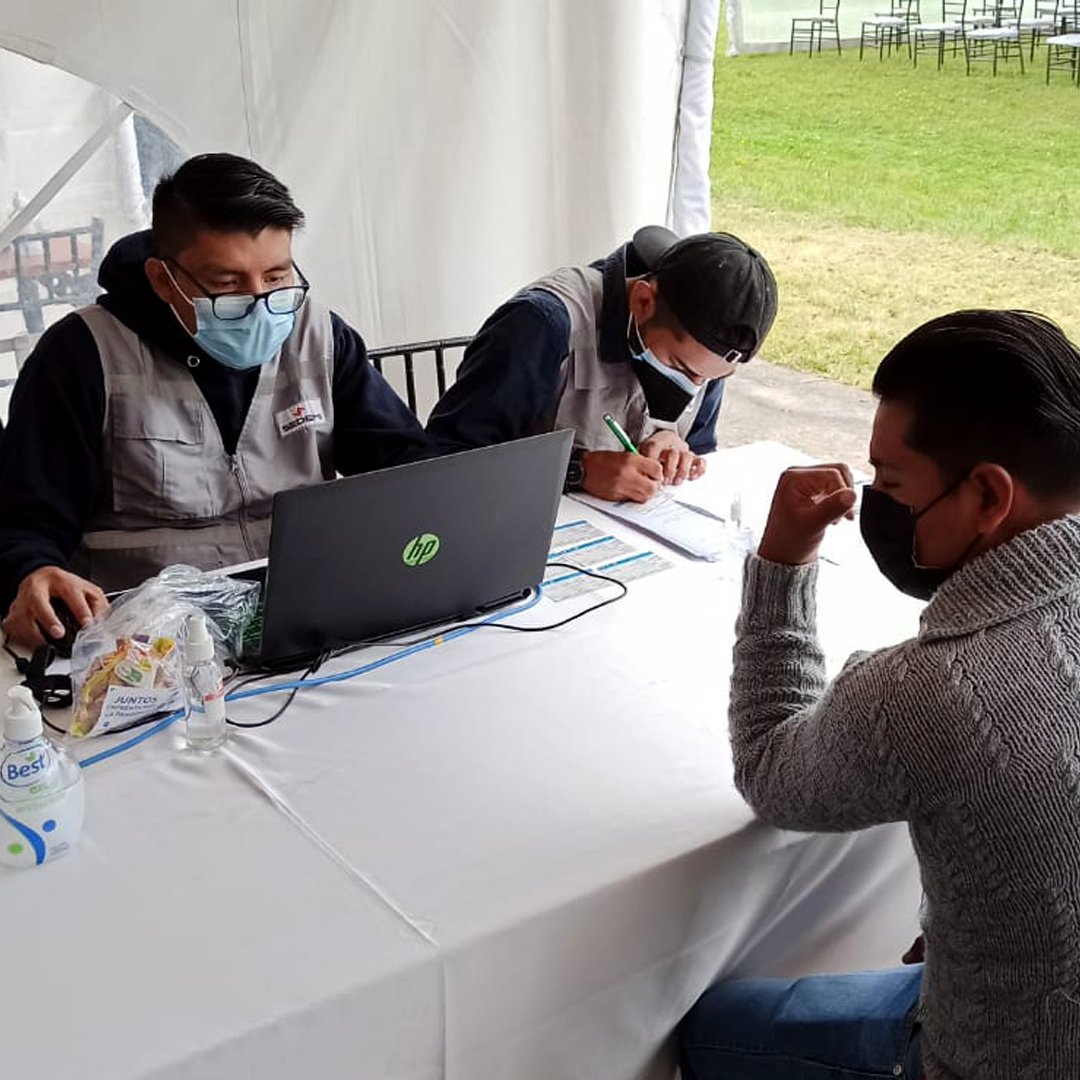 SEDEMIEc's tweet image. 𝐒𝐞𝐝𝐞𝐦𝐢 realizó la jornada de vacunación a todos sus colaboradores y familiares, ratificando el compromiso con su salud y bienestar que nos permite impulsar gracias a su esfuerzo la reactivación del país.

 #JuntosLoLogramos #vacunacioncovid19 #empresas #construcción