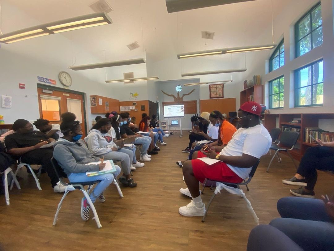 Knowledge is key 🔑! @EjsProject and @ACCFF hosted a racial equity workshop for teens. This workshop teaches the history of institutional racism. Ready to learn more? We have resources available in our Racial Equity Hub. yourcommunityfoundation.org/racial-equity-…