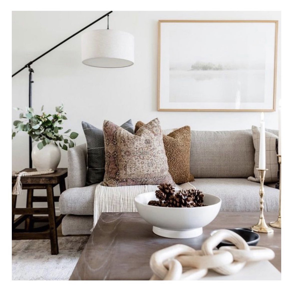 studio_jkl's tweet photo. MUTED TONES | Love the use of texture, pattern and muted subtle tones in the home of Kate Staples @halfway_wholeistic 

#mutedtones #interioraccents #interioraccessories #cushions #accessories #textures #patterns #interiorstyling #interiordesign #luxuryhomes #interiorinspiration https://t.co/JcIkHv3Qnq