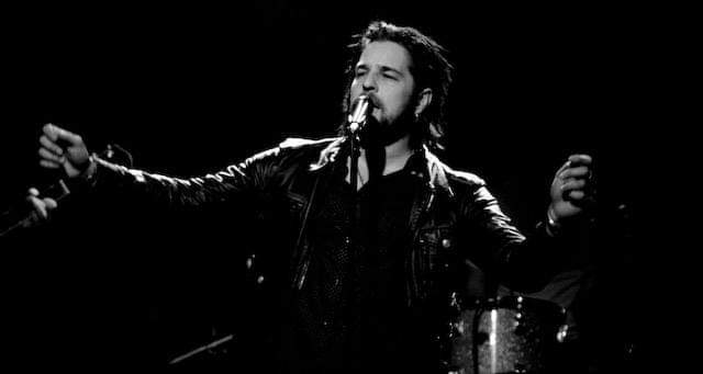 MobileTheBand's tweet photo. Hold on wait for me now, It's just a matter of time, I made up my mind, Hold on wait for me now, It's just a matter of time, Give me more time #DaylightBreaks #Mobile #MobileLyrics https://t.co/9BY11FTbbY