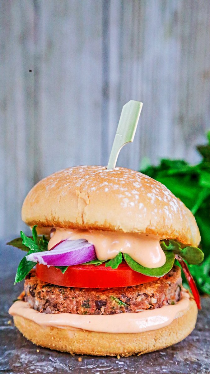 cheflamees's tweet image. #middleeastern style #burgers , delicious and a twist on the classic, check out the recipe on my instagram@lamees.attarbashi