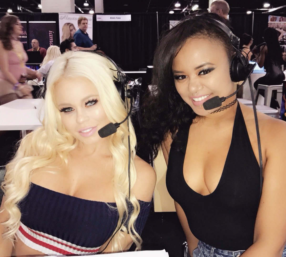 Annie Cruz™️ tweet media