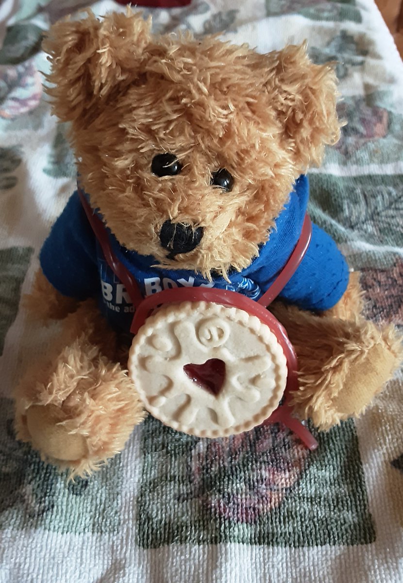 284thBB's tweet photo. Tonight we have sent out some more BBatHOME activities. Sparky Bear is making Edible Olympic medals. This is his Gold Jammie Dodger eating medal.
#284gcbb #LearnGrowDiscover #FaithInYoungPeople #BBatHOME https://t.co/51mlIvLoie