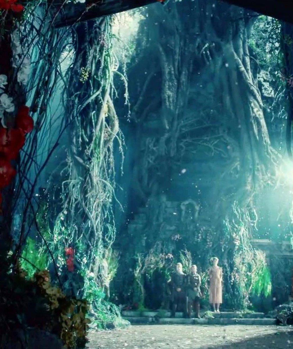 p_ferre15's tweet image. I’m in love with a fairytale 
Even though it hurts 
‘Cause I don’t care if I lose my mind
I’m already cursed 
.
.
.
#model #modelguy #summer #happiness #lavanda #madeinspain