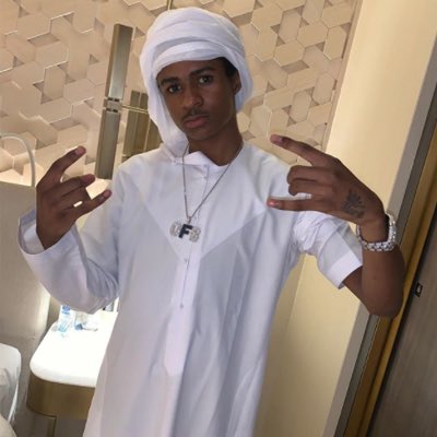 seanprotein's tweet photo. @bruhdont1 @the_eatfive @KillcxnfRmed send pic of urself right now to prove ur not under 3 foot tall https://t.co/v2uf2MInVr