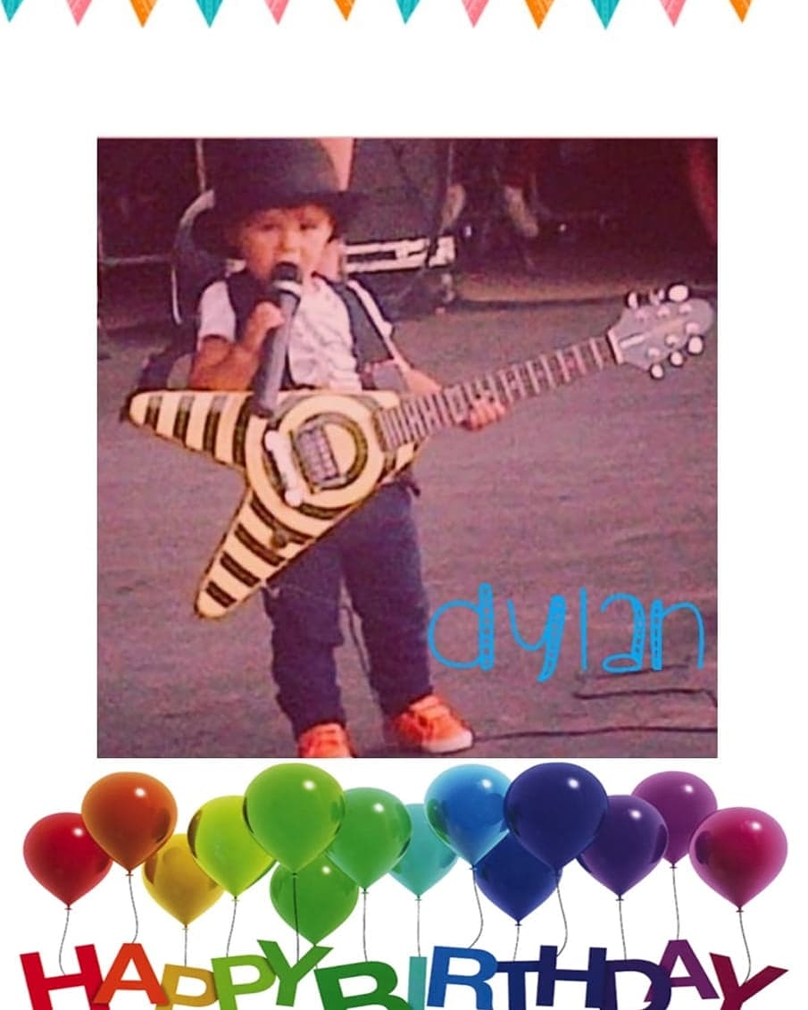 SofyDelaCruz's tweet photo. Hoy celebrar tu cumpleaños es celebrar la vida 🎉🎁🎊 #FelizVueltaAlSol #CapitánTapón #Didi @alejandrosanz @raquel_perera @silenciocuervos https://t.co/KPOPBYoyfo
