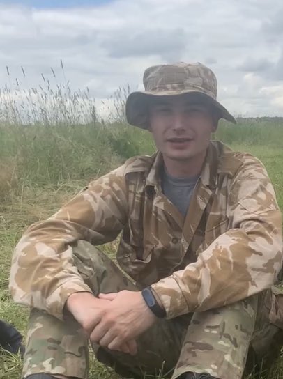 Максим (Новгородская область, ПСО «Феникс»): «Ну, во-первых, я был первый раз в седле, и впечатления от этого в некоторой мере перехлестнули впечатления от поиска с лошади, но конечно, высокая трава просматривается под другим углом с высоты лошади».👇