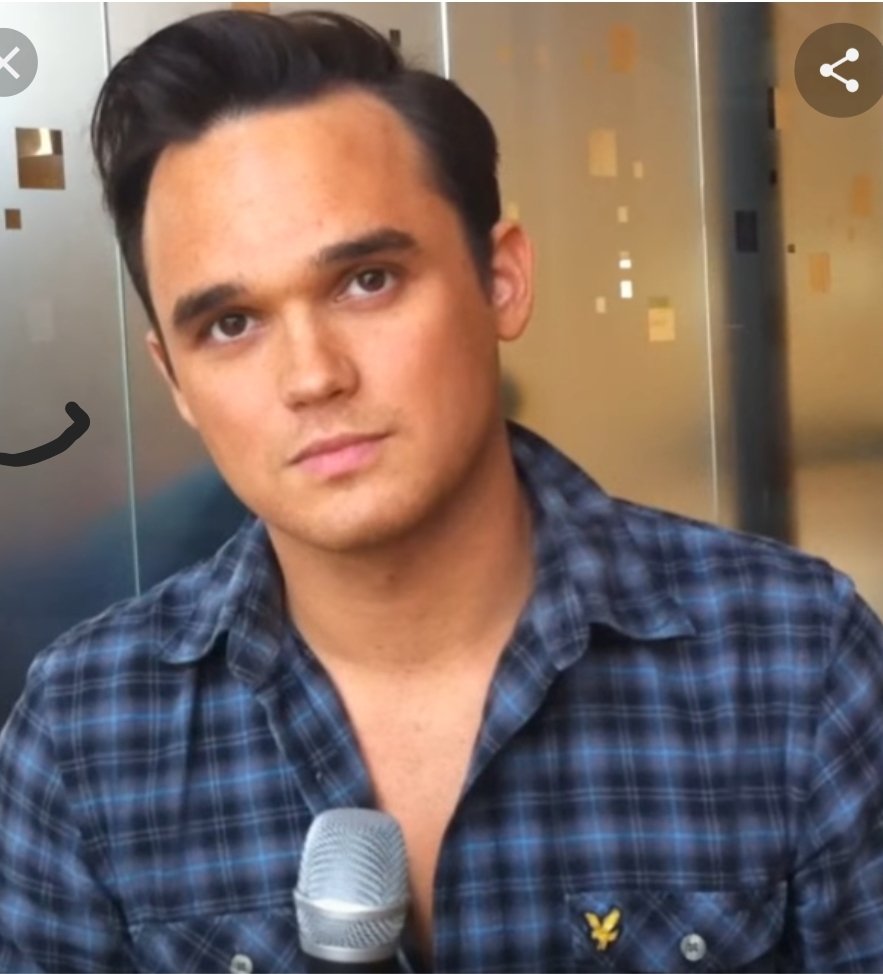  Happy birthday to a guy whose been my idol since 2005. Hopefully I get to meet you down the line. 