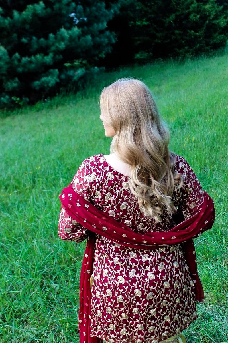 shaistasstore's tweet photo. Feel the nature in this floral embroidered gharara 💐
#summer #flowers #model #sky #cute #mountains #adventure #fairplay #naturelover #selfie #photoshoot #green #landscapephotography #girl #music #explore #outdoors #lifestyle #portrait #SayNoToRacism #likes #beach #forest https://t.co/7iaafkcLSH