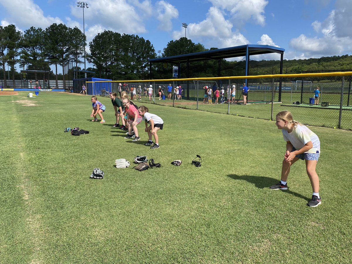 EOSC_Softball's tweet photo. All-Skills Camp Day 1 was a success! These ladies were full of energy and worked hard! Ready for Day 2! #eoscsoftball https://t.co/ytfNLxag4j