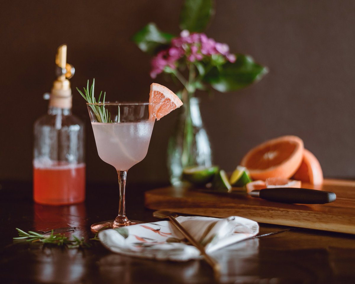 GETEnterprises's tweet photo. The speakeasy spirit roars to life with Social Clubbarware! Made from Tritan, these pieces are refined enough for Jay Gatsby and durable enough for his large parties. 

See the full collection, request a sample: info@getserveware.com, (800) 727-4500.

https://t.co/6w0BE1atqd https://t.co/XlZykyj43E