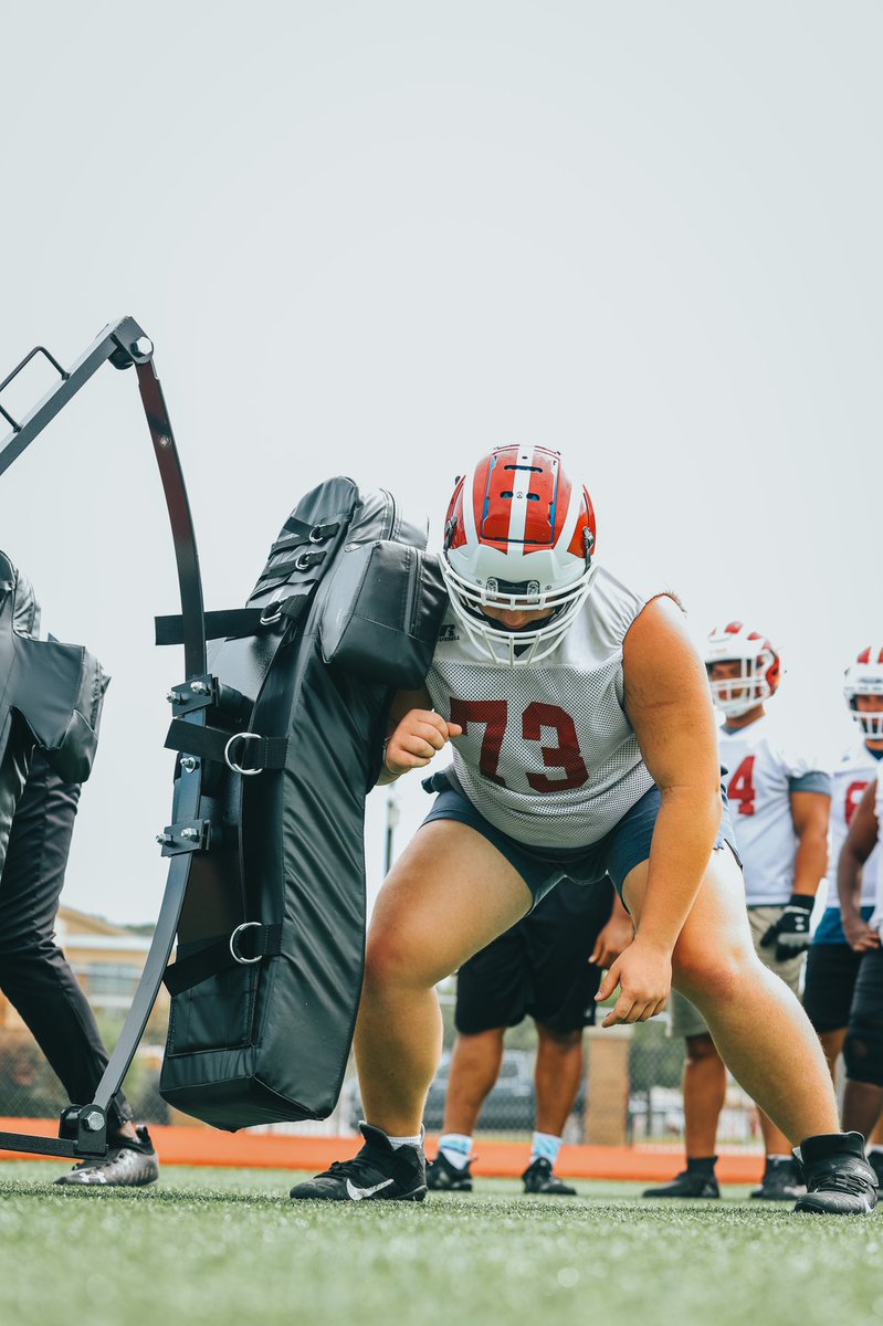 Monday Morning Work <a href="/HgroveFootball/">ℍ𝕚𝕝𝕝𝕘𝕣𝕠𝕧𝕖 ℍ𝕊 𝔽𝕠𝕠𝕥𝕓𝕒𝕝𝕝™️</a> <a href="/m_howellsmedia/">Macen Howells</a>