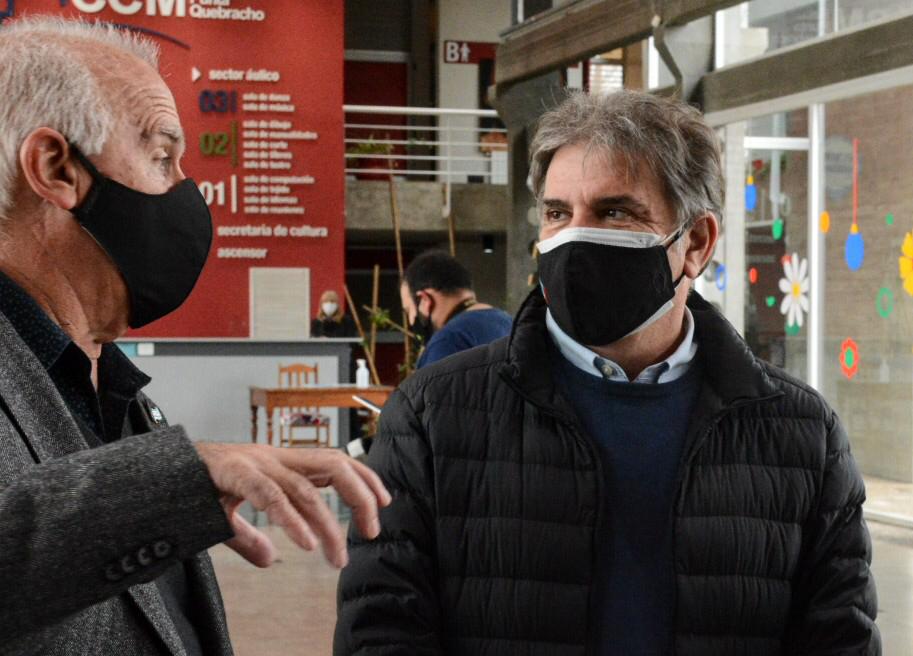 JorgeLlonch's tweet photo. 📢Hoy visité Puerto General San Martín y junto al intendente @CarlosdeGrandis recorrimos las obras de la sala de teatro y del futuro #MuseoDelRíoParaná. Están ubicados en el Centro Cultural “Batalla Punta Quebracho”, que lleva su nombre por la batalla #CulturaFederal https://t.co/SxfERY9ZXA