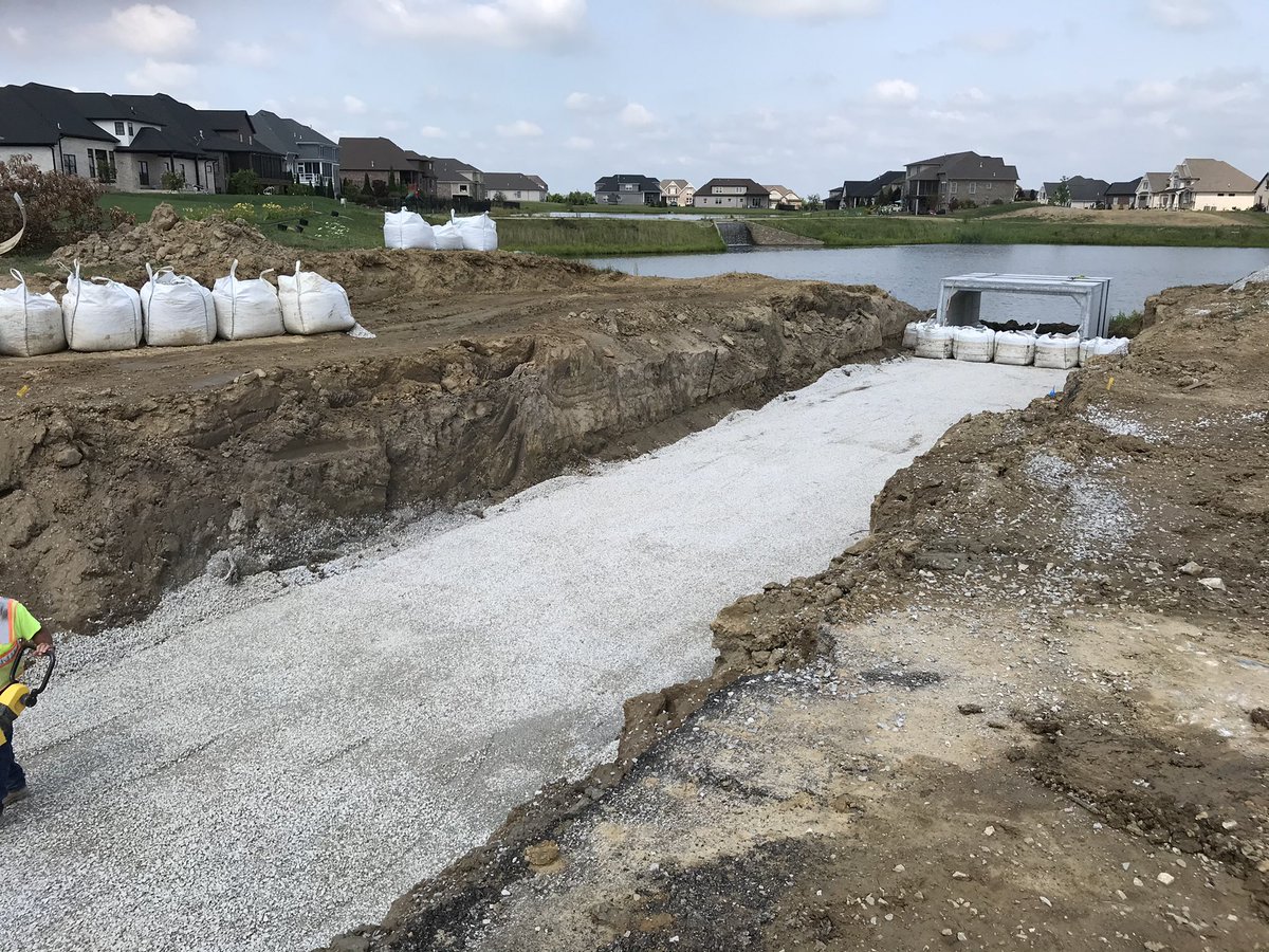 ImproveBellRoad's tweet photo. JBI prepping area and setting Str. #13 today for Phase 3 along Bell Road, just north of Angel Drive. https://t.co/ETqhrES0W3