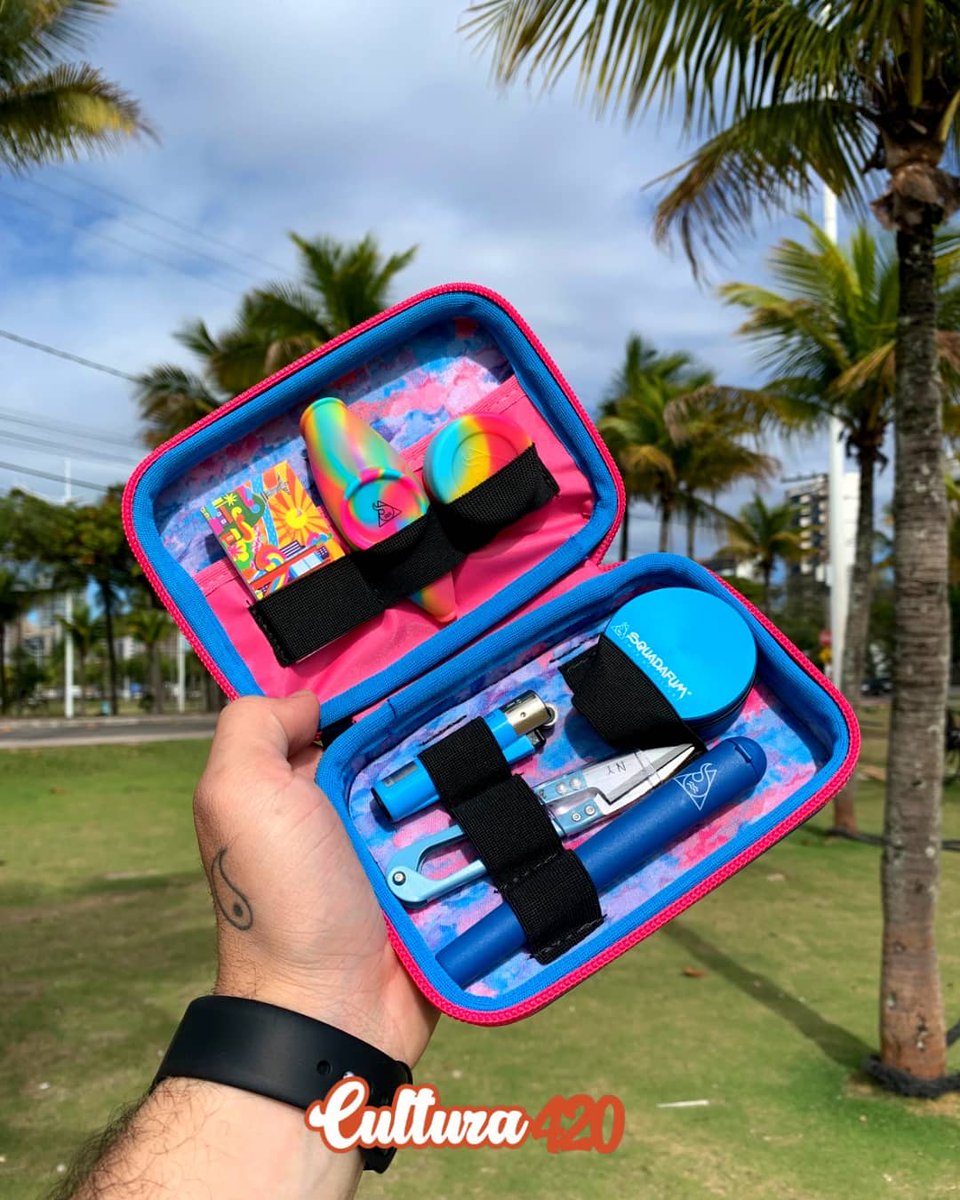 Cultura420br's tweet photo. Kit @pufflifebr Unicorn Deluxe 🦄🌈
Aquele kit de TIRAAAAR O FOLEGO de tão lindo 😍
Super completo pra facilitar sua sessão e deixar ainda mais linda com um kit que está recheado das melhores marcas do mercado 😎
Valor R$ 264,90💸
#cultura420 #headshop #pufflife #squadafum https://t.co/tDlXq119i6