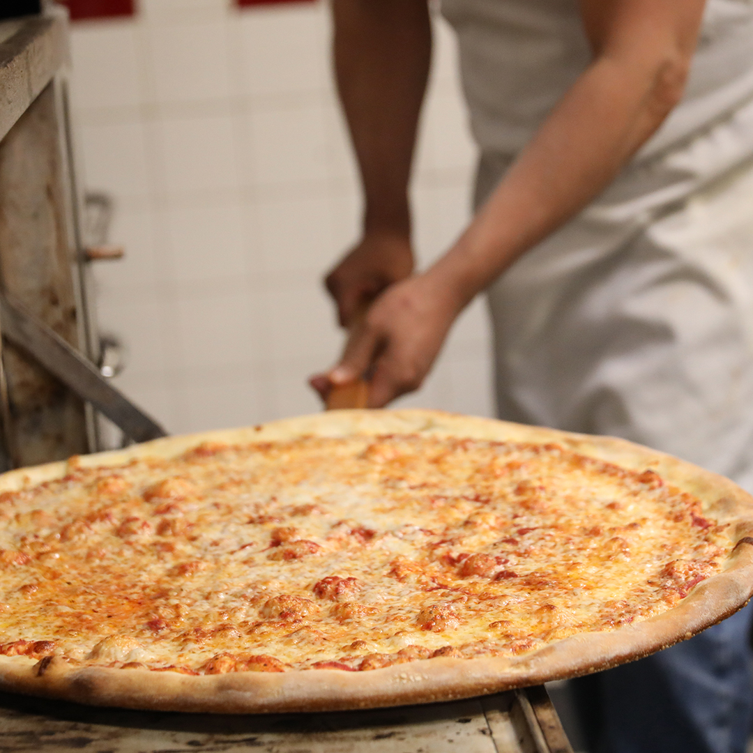 $15 𝙇𝙖𝙧𝙜𝙚 𝘾𝙝𝙚𝙚𝙨𝙚 𝙋𝙞𝙯𝙯𝙖𝙨 are the real All Stars tomorrow ⭐
⚾
⚾
⚾
Tomorrow, July 13th, get $15 Large 18" Neapolitan Cheese Pizzas for only $15 each. Valid for Dine-in, Delivery or Pickup. Learn more by visiting our website iloveanthonys.com