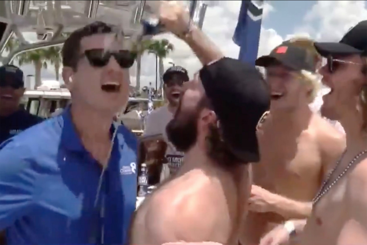 Nikita Kucherov's 'unreal' Stanley Cup victory tour continues on boozy boat