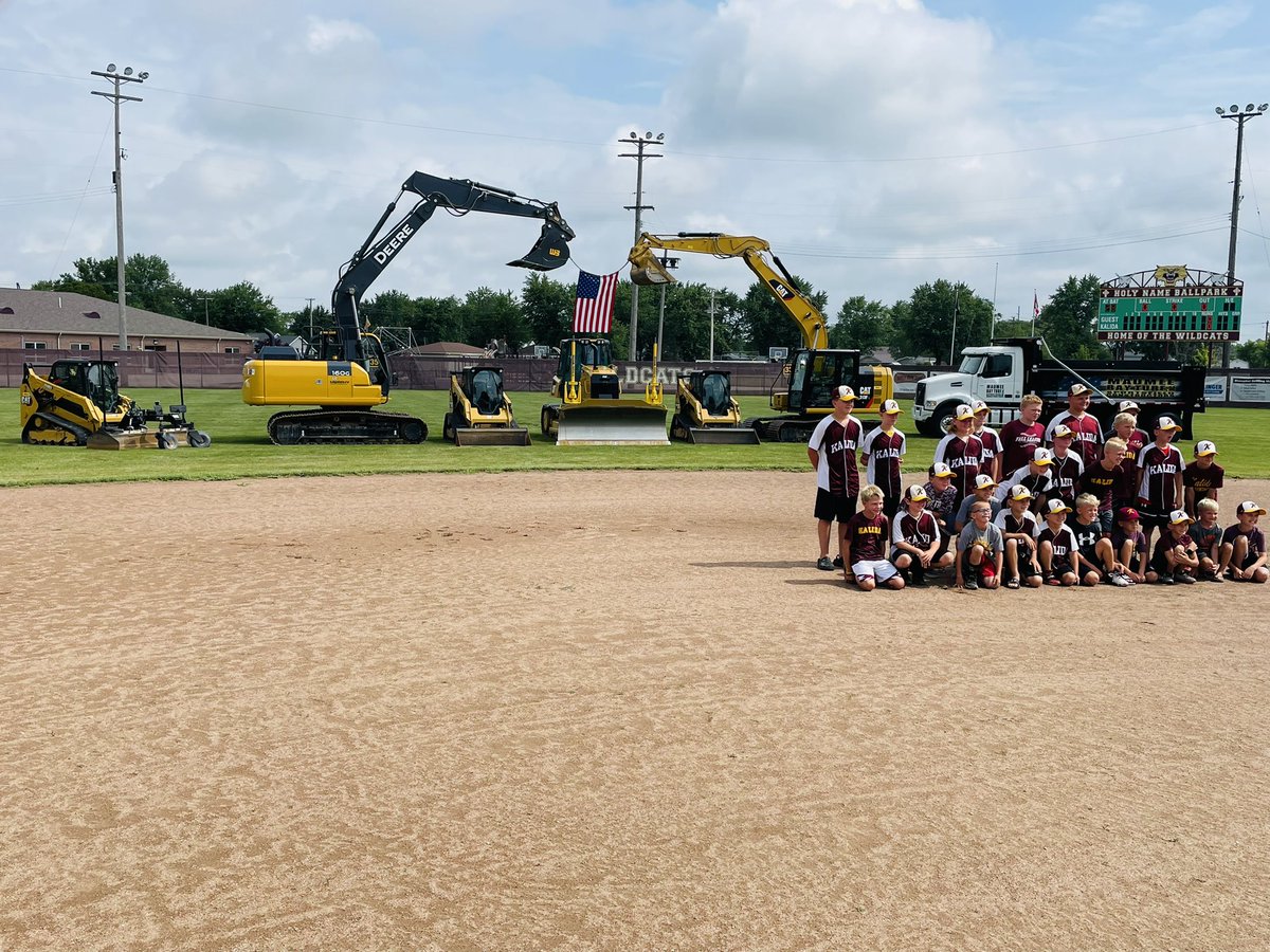 maumeebayturf's tweet photo. Groundbreaking at historic Holy Name Ballpark ⚾️ Kalida, Ohio. Great to be in God’s Country 😊
@BaseballKalida @KalidaBaseball @kalidawildcats @PCLsports @KalidaAD @JoeRecker2 https://t.co/pLj4aMgzK3