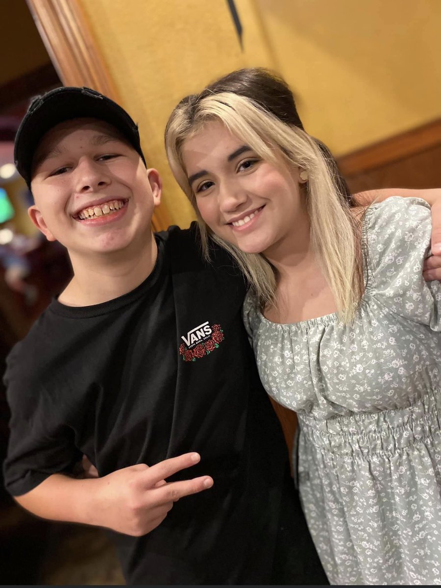StarrMappG's tweet photo. @Noah12620973 @hayliebri @jadaawolfe Here you go! Mylee &amp; Merce 2021. This is the first time they’ve seen each other in 3 years. https://t.co/S5Cl6us6Kh