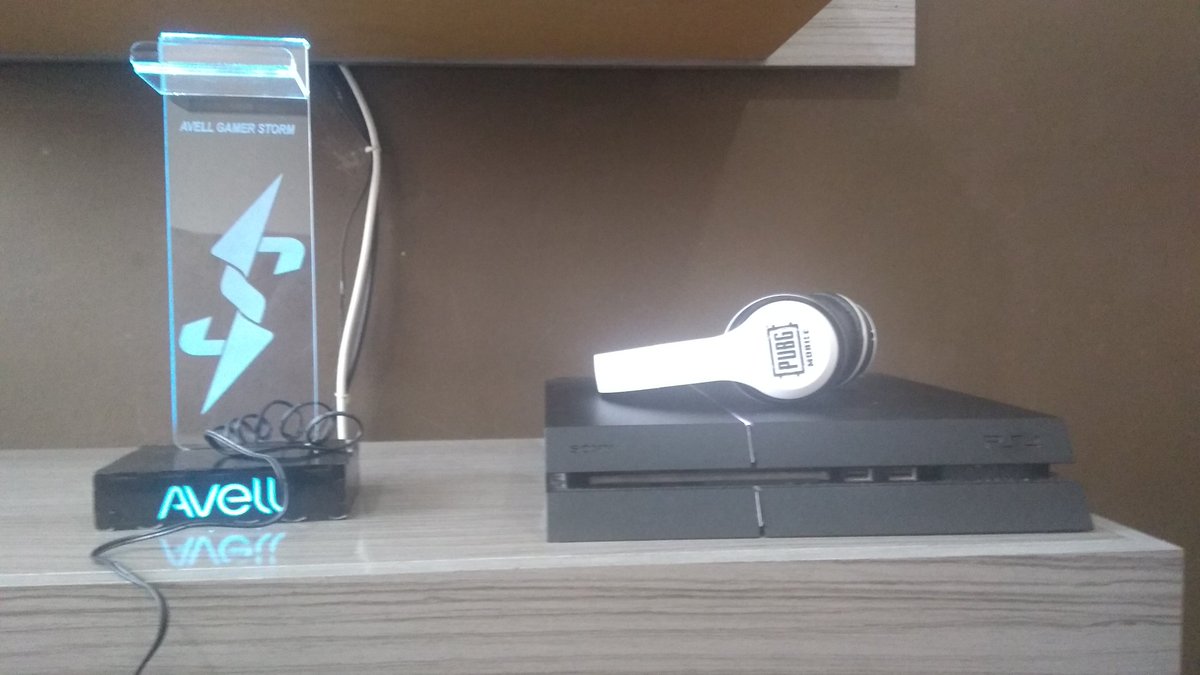 GregoryFelipeEF's tweet photo. Chegou um presentinho aqui 👀
Dahora demais! MT bonito esse suporte de headset.
Valeu galera da @Avell_Notebooks
#Avell https://t.co/7hUjRjsOzX