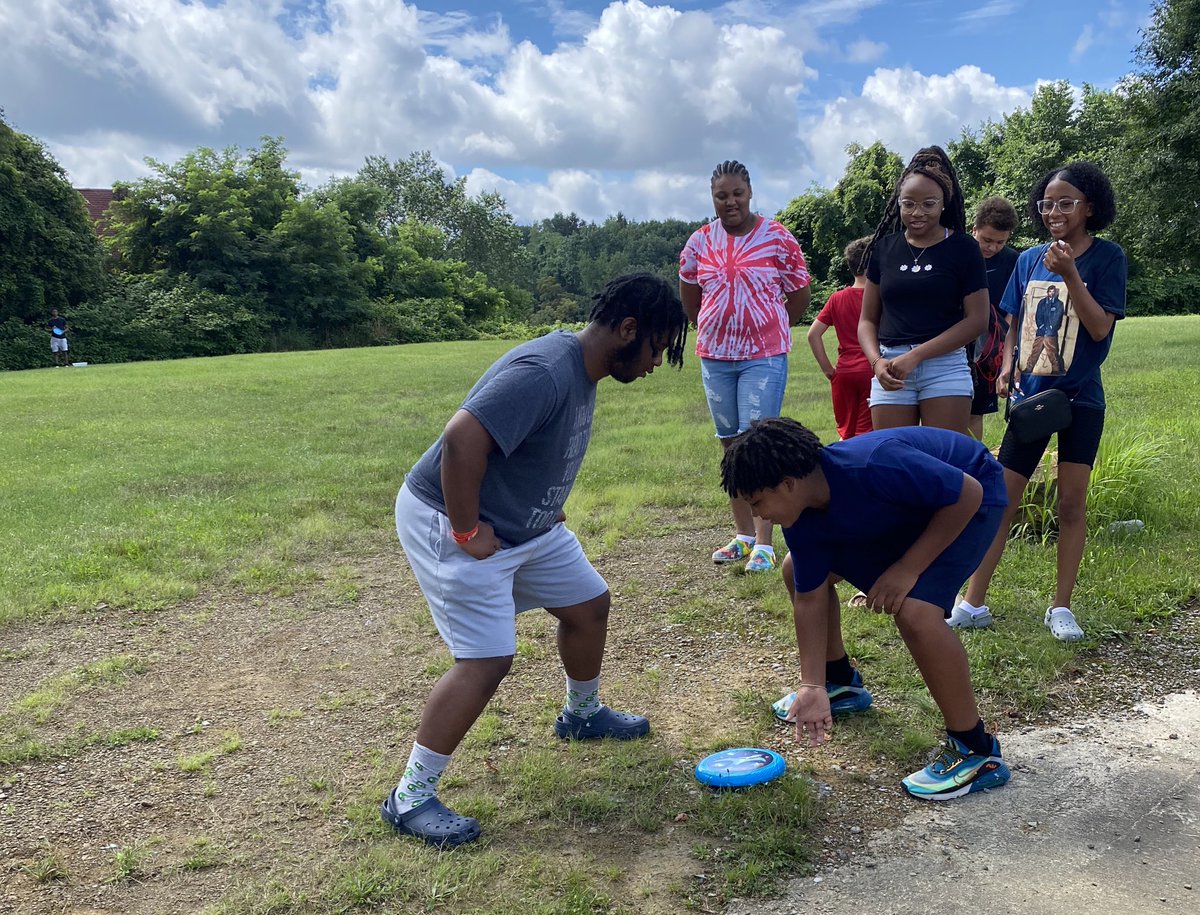 BestoftheBatch's tweet image. 𝕎𝕖&apos;𝕧𝕖 𝕘𝕠𝕥 𝕘𝕒𝕞𝕖! 𝕎𝕖&apos;𝕧𝕖 𝕘𝕠𝕥 𝕒𝕚𝕞!  

Having lots of FUN in the ☀️ today by starting off Active Week with frisbee games! 🥏🏃🏾‍♂️🏃🏽‍♀️

#SummerofPlay #CampBatch