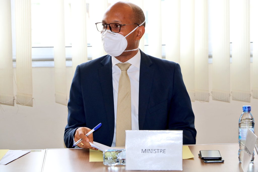 Ministère en charge des Investissements et des PPP tweet media