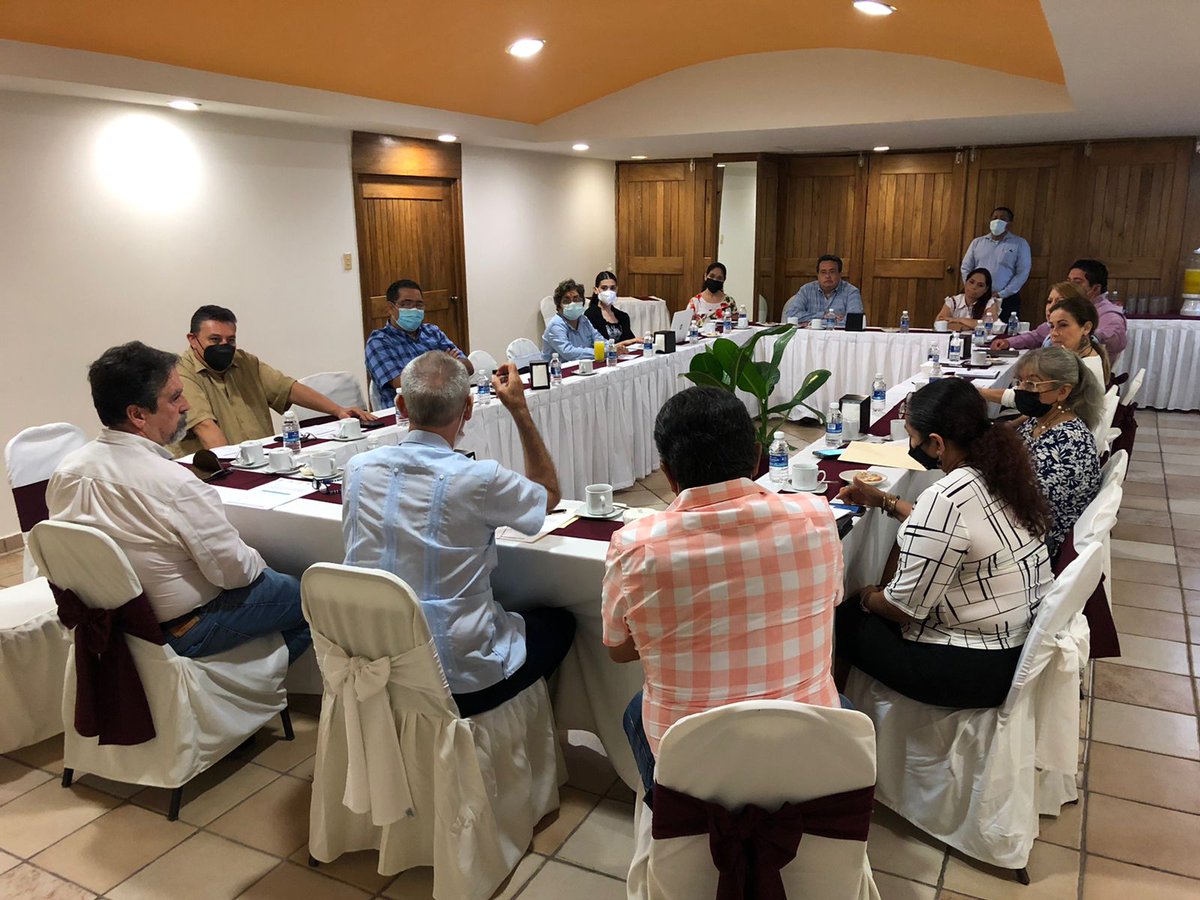 La Asociación Mexicana de Hoteles y Moteles de Tabasco, A.C. reunidos con los #HotelesDelCentro de la Cd #Villahermosa en seguimiento a los trabajos de reactivación de la Hotelería Organizada de Tabasco. 

Gracias por la anfitrionía del Hotel Miraflores #CentroHistórico