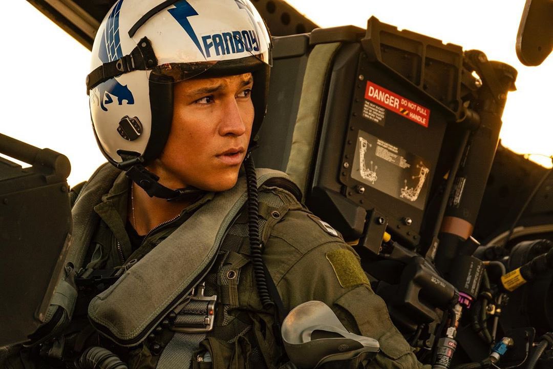 DannyRamirez's tweet photo. Top Gun: Maverick 
November 19th 2021 https://t.co/fNnWe9x4g0