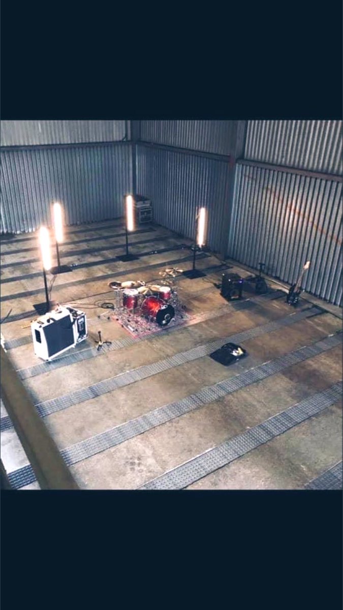 One year ago today we shot the music video for Hayley! 😳 Really enjoyed this one!!