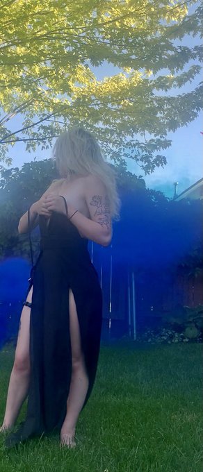 Incase you missed my legs in this dress🥵🥵🍑 https://t.co/yGn5lmB7WP<a href="/tag/of"class="tags"><span>#of</span></a><a href="/tag/nsfw"class="tags"><span>#nsfw</span></a><a href="/tag/sexworker"class="tags"><span>#sexworker</span></a>