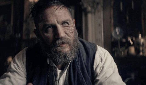 Alfie Solomons: Cuánto tardaste en averiguar que no estaba muerto?

Thomas Shelby: Me escribiste una carta, Alfie.

Alfie Salomons: En serio?

Thomas Shelby: Si, preguntaste por tu perro.

Peaky Blinders (2013-)