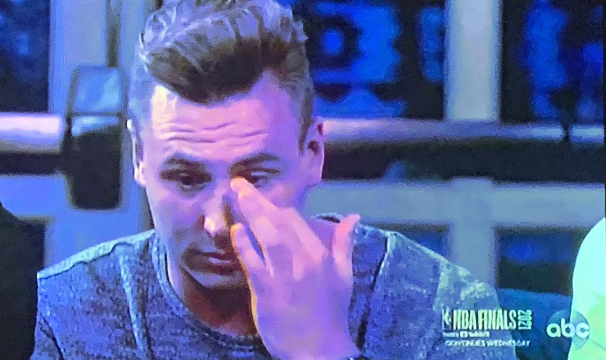 bachteaspill's tweet image. The guys reactions to Connor B going home are KILLING me
#TheBachelorette
