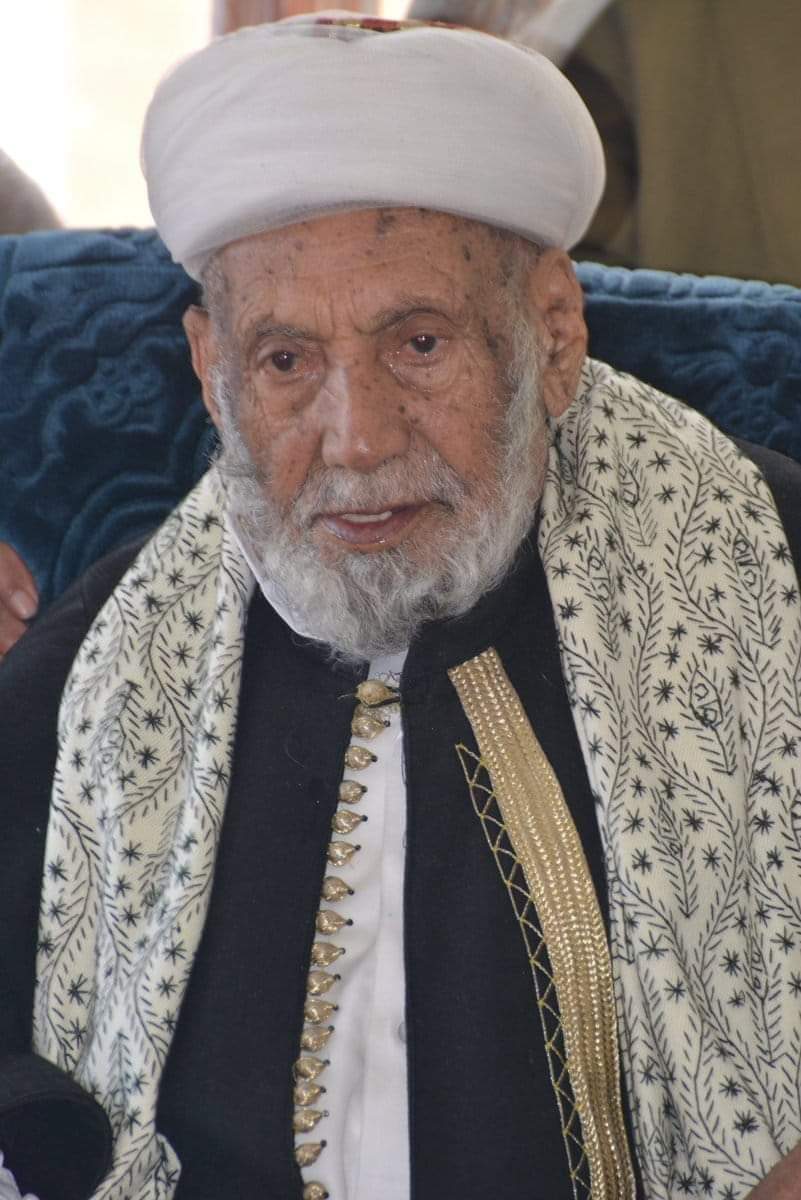 انا لله وانا اليه راجعون 
عظم الله اجر الامه العربيه و الإسلامية 
القاضي العلامة الشيخ محمد بن إسماعيل العمراني 
كان عالما فقيها مجتهدا متواضعا زاهدا 
اللهم أكرم نزله ووسع مدخله واغفر ذنبه وارفع درجاته  وألحقه بالنبيين والصديقين والشهداء والصالحين