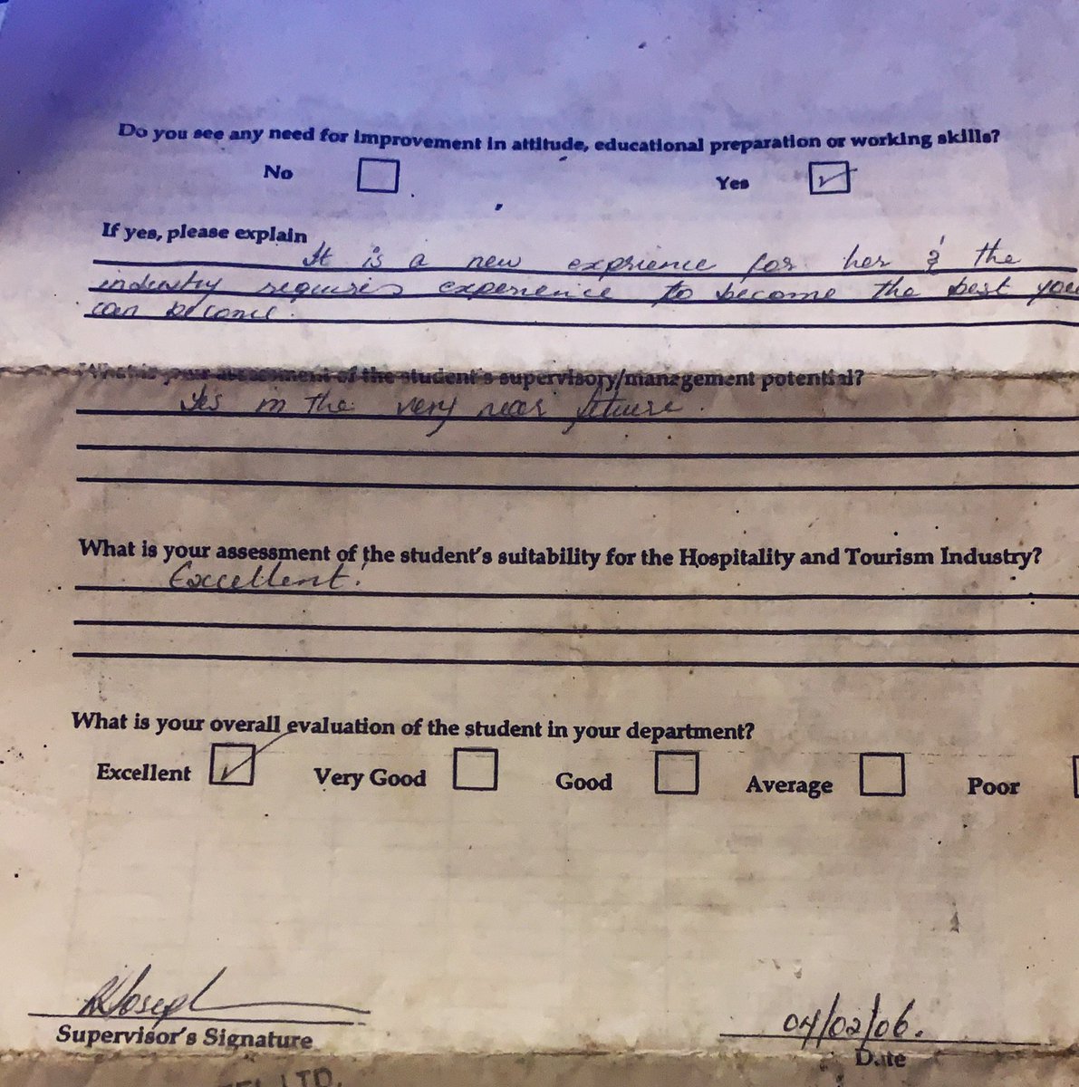 chefbrigetterj's tweet photo. Score card from my first internship in 2006, @ResuWrite have me finding all kinda tings.
I might cry just now reading these old recommendation letters🤣
RIP Chef 😪❤️
#excellentlysuitable #okurr #ChefB https://t.co/AOiksnLEpH