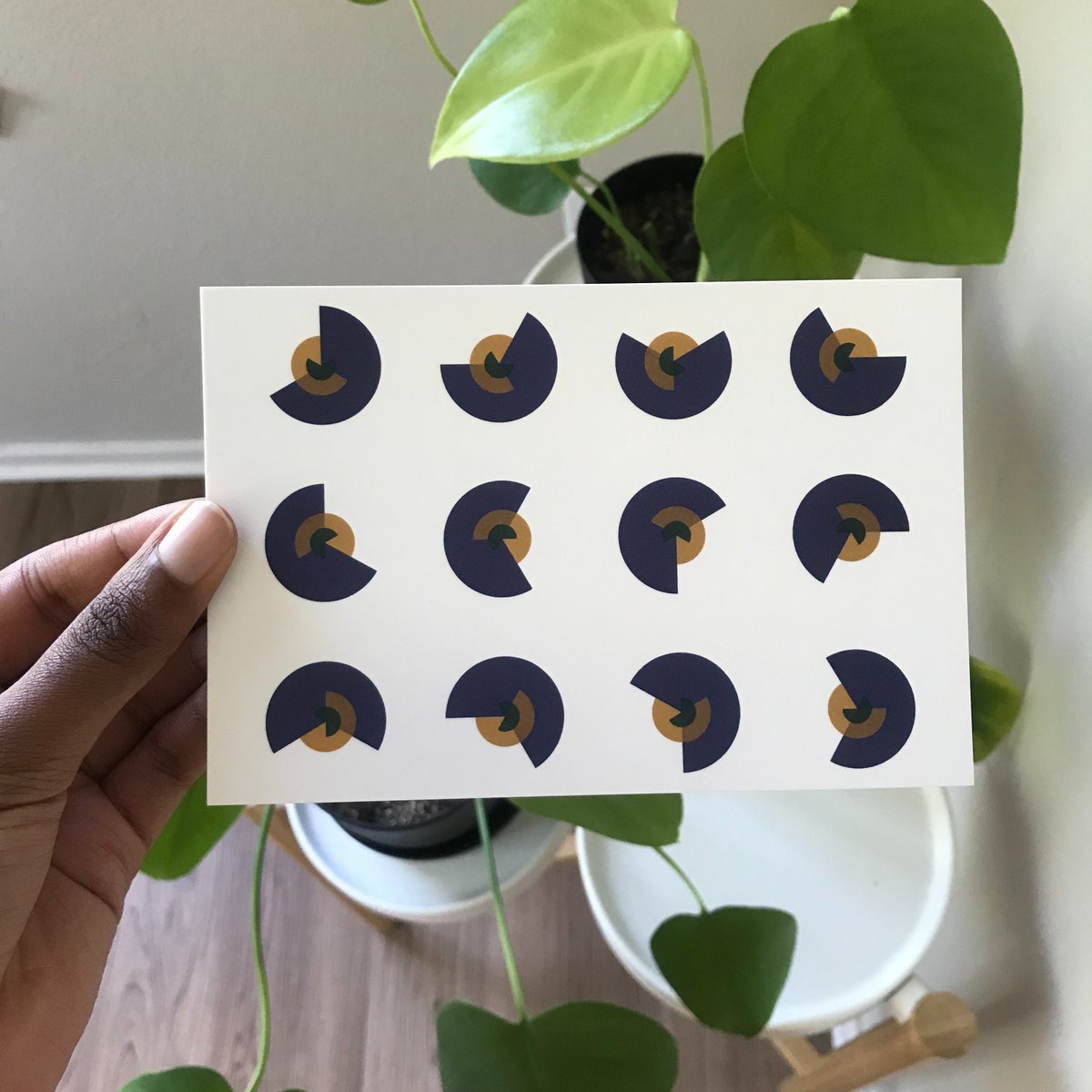 Helloo! I've launched an etsy shop, Art Snacks Prints 🍎🎨
I'm selling limited batches of mini art prints. The shop will include my art that has been posted on here and others in sizes 4.7x4.7 in and 4x6 in (and 5x7 in the future). 

etsy.com/shop/ArtSnacks…