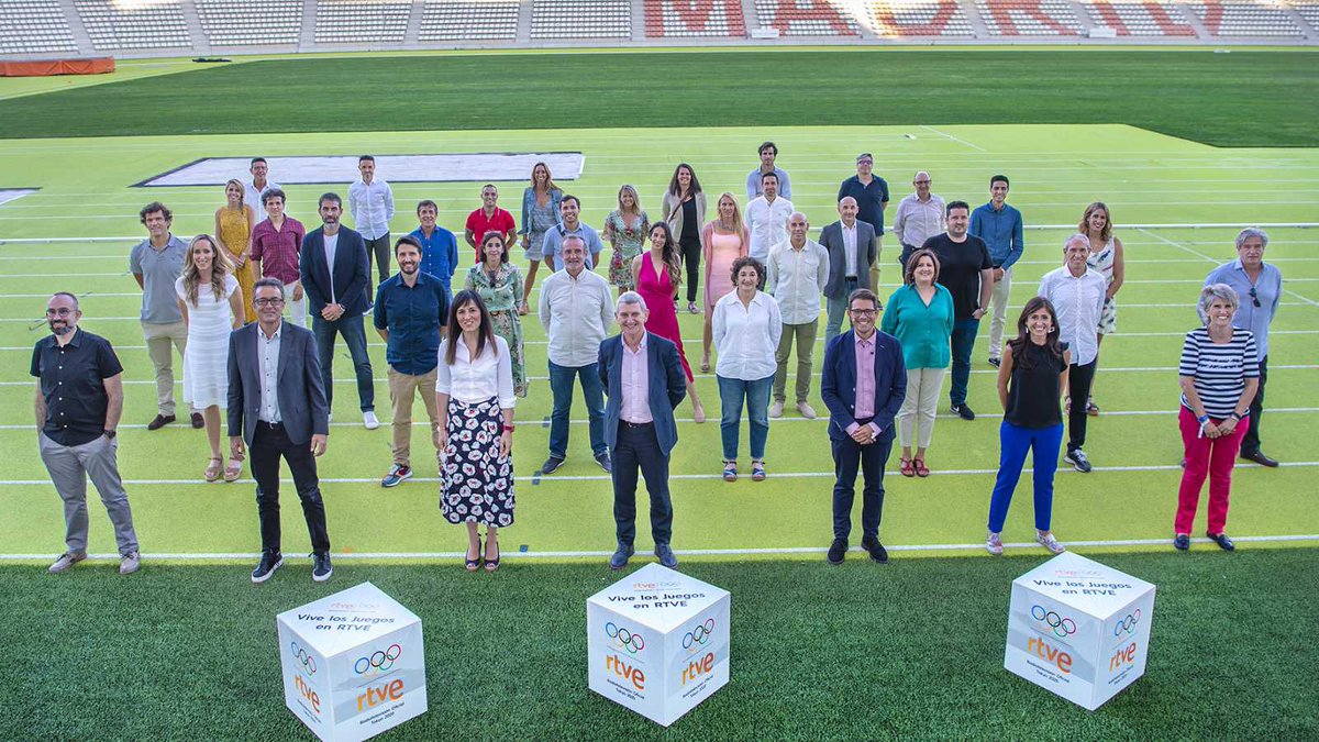 𝑬𝑳𝑬𝑵𝑨 𝑱𝑰𝑴É𝑵𝑬𝒁 tweet media