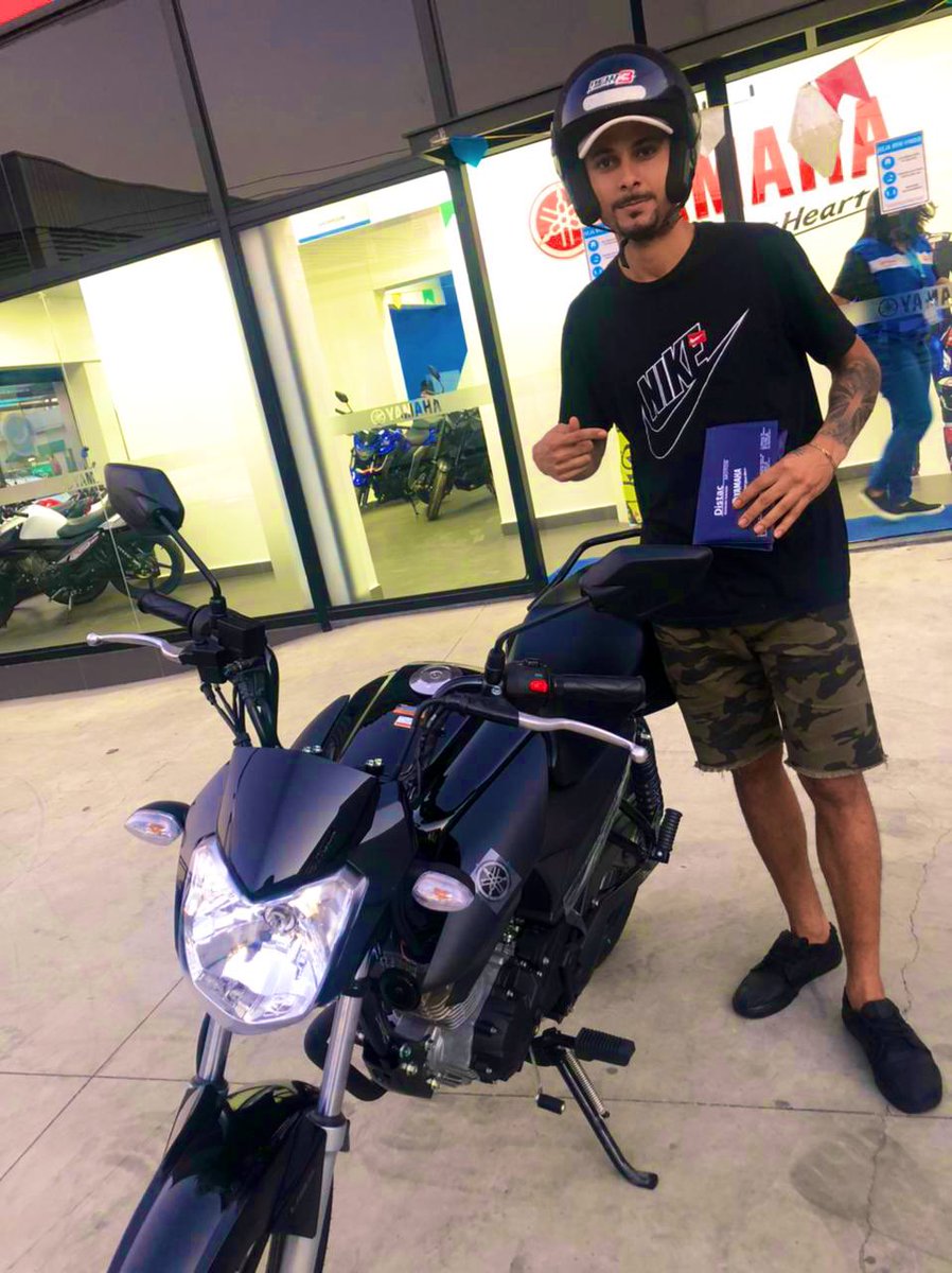 ErrideDouglas's tweet photo. Não tenho nem palavras pra descrever tudo que eu tô sentindo nesse momento, sempre foi um sonho tira minha CNH e ter minha própria moto, Obrigado meu Deus por mas uma conquista, só ele sabe o quanto q eu passei para conquistar esse sonho de criança! Gratidão é a palavra!!🙏🏻🥺🥰🚀 https://t.co/JapVHYAdbX