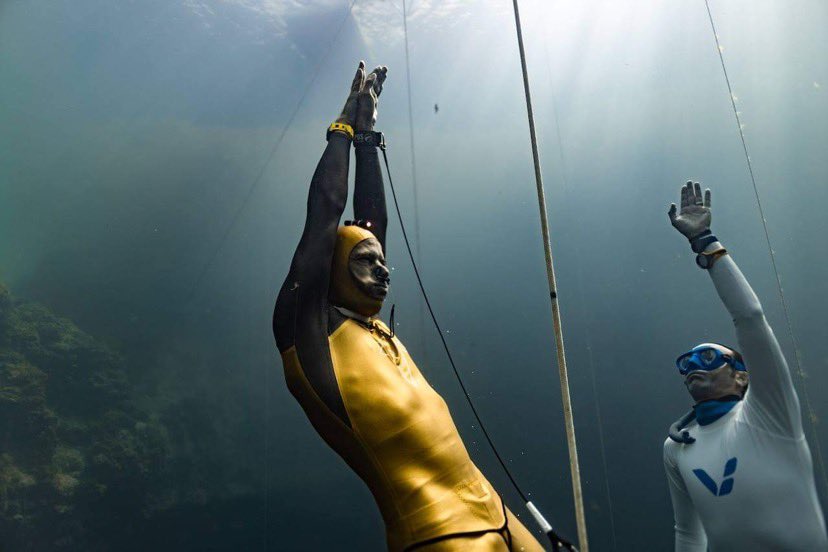 -111m Aux entraînements.. prêt pour débuter le <a href="/Vertical_Blue/">VerticalBlue</a> en live pendant 9j!! 
>> youtube.com/c/VBFreediving <<
Demandez à installer le live dans les bars ou chez vous et invitez vous amis!! 🍿📺 ce sera mieux que BFM ou CNEWS!! 😉
📸 Daan Verhoeven
#apnee #live #sport