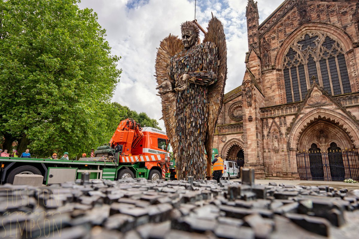 Said goodbye to the #KnifeAngel today outside @HFDCathedral. This amazing sculpture created by @AlfieBradley1 and @BritishIronwork has made a big impact and all involved in bringing, supporting, visiting and ferrying it home have done a fantastic job. Well played #Hereford 👏