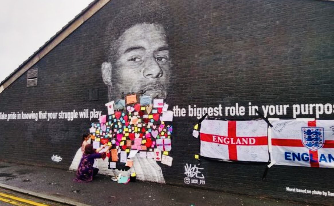 We *do* have more in common than that which divides us - and this young man has done more than anyone to set the bar for courage and decency. Thank you, <a href="/MarcusRashford/">MR14</a> ⚽️🏴󠁧󠁢󠁥󠁮󠁧󠁿