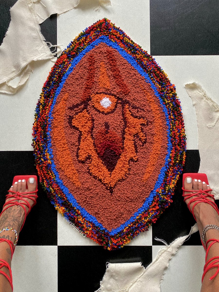 Finished another pussy rug….
This one is prettyyyyyyyy 🥺😍