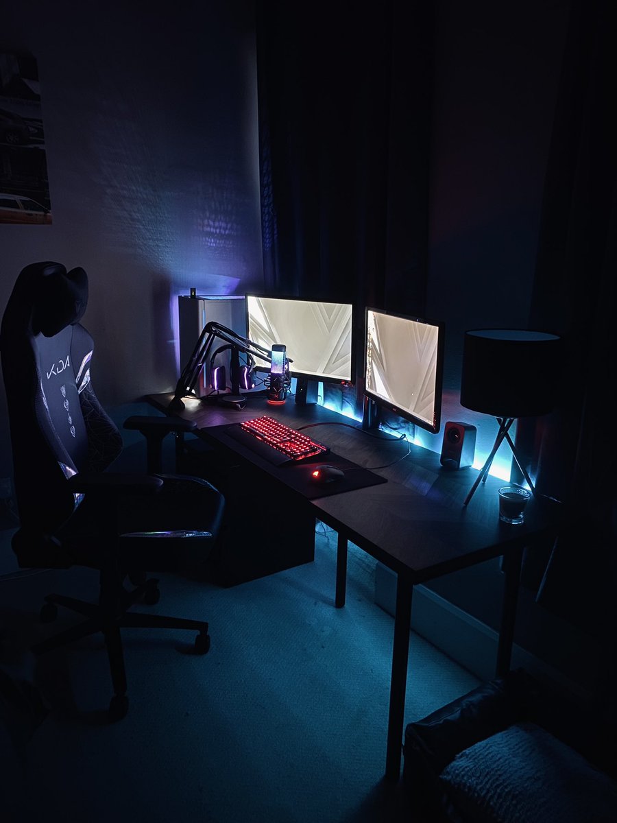 Mafia_OW's tweet photo. New desk

She's long and strong and I love her https://t.co/FrigSTtI9o