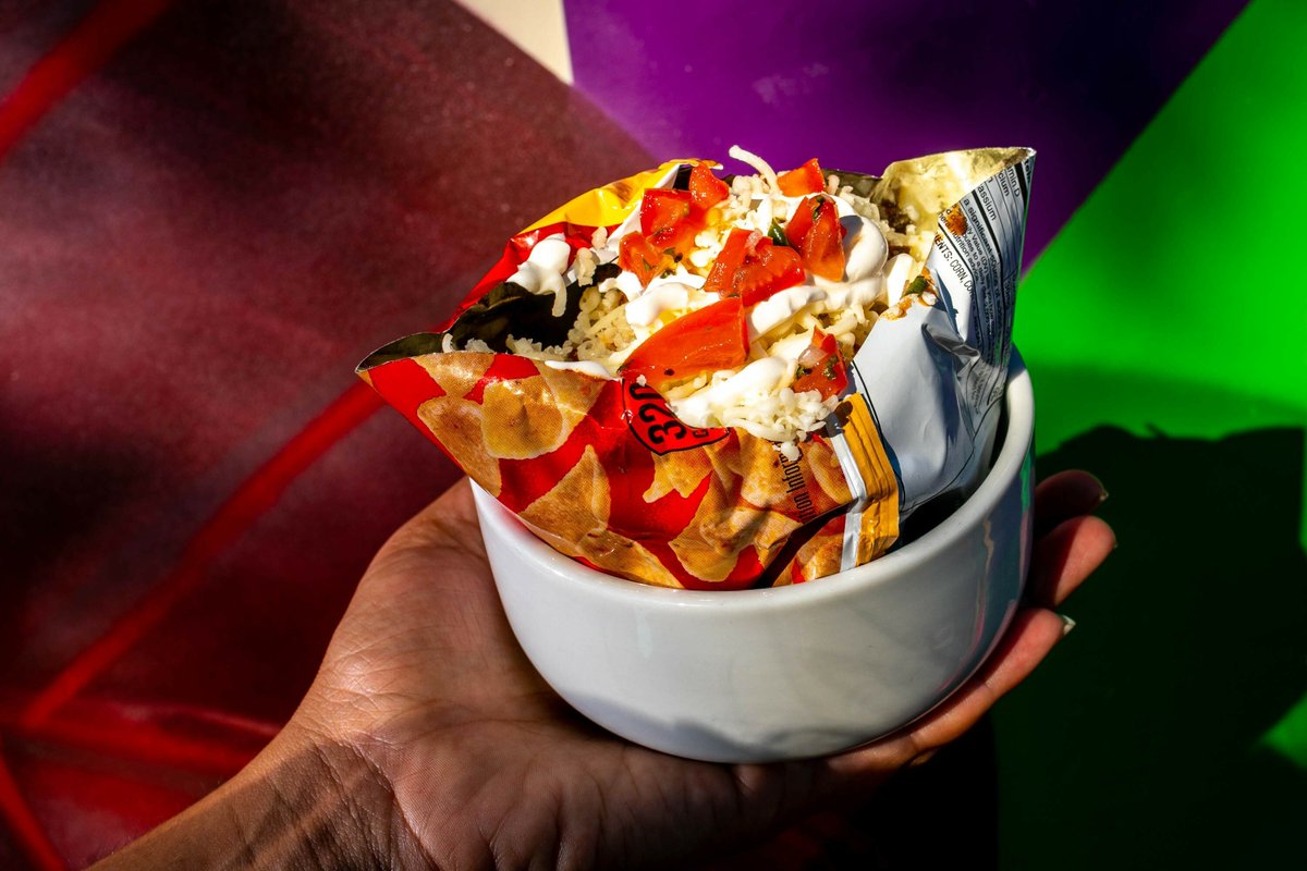 DCist's tweet photo. When chef Naomi Gallego decided to open Mijita’s Tex-Mex, most of her research involved thinking about what she loved eating as a child growing up in San Antonio, Texas. A first look:
https://t.co/3XzZihDozO https://t.co/Nyt2cwKhh8