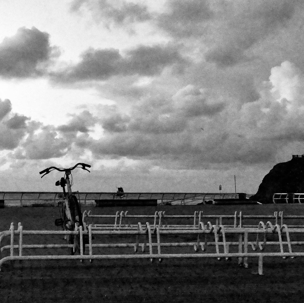 tatial's tweet image. Qué guapa está la playa sin gente #emptybeach