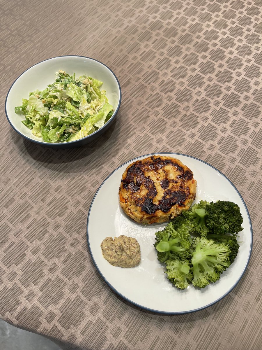 HollyBell8's tweet photo. From the I eat what I want when I dine alone file: Chicken burger w/ veggies & feta and a side of mustard, steamed broccoli, Caesar salad, wine #twittersupperclub #MealsForOne https://t.co/9l8iHrMhk2