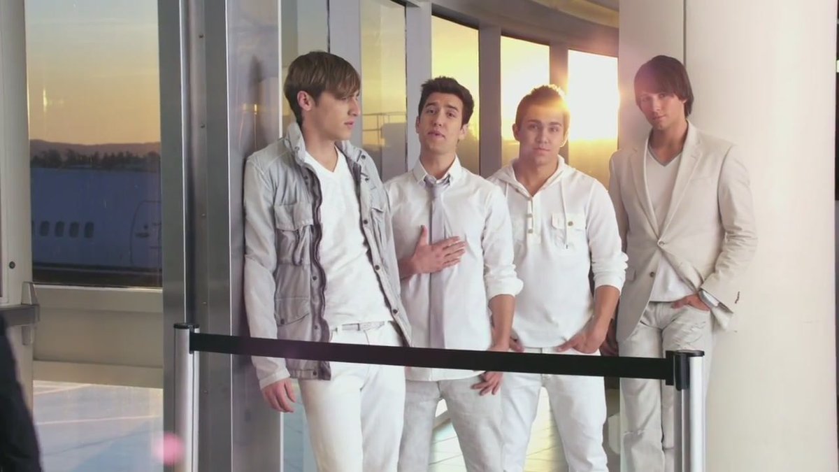 k_kpopshvt's tweet photo. Big Time Rush is coming back? time to listen to this masterpiece again. https://t.co/v52cfklqOk